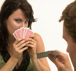 kvinnor-bluffar-bttre-n-mn-i-poker